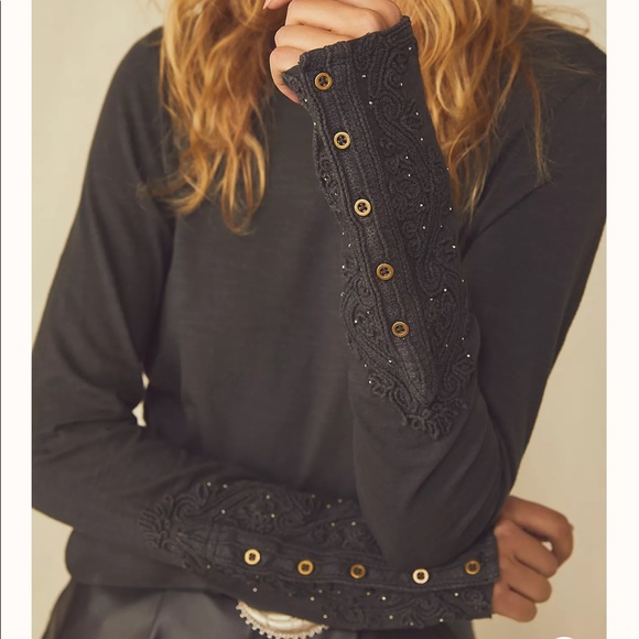We The Free Hooked on You Cuff Top